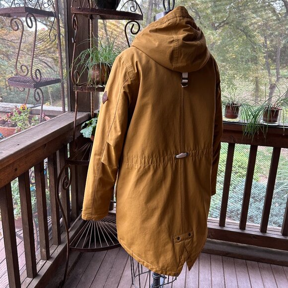 Burton Women's Saxton Parka (Like New) - Picture 8 of 16